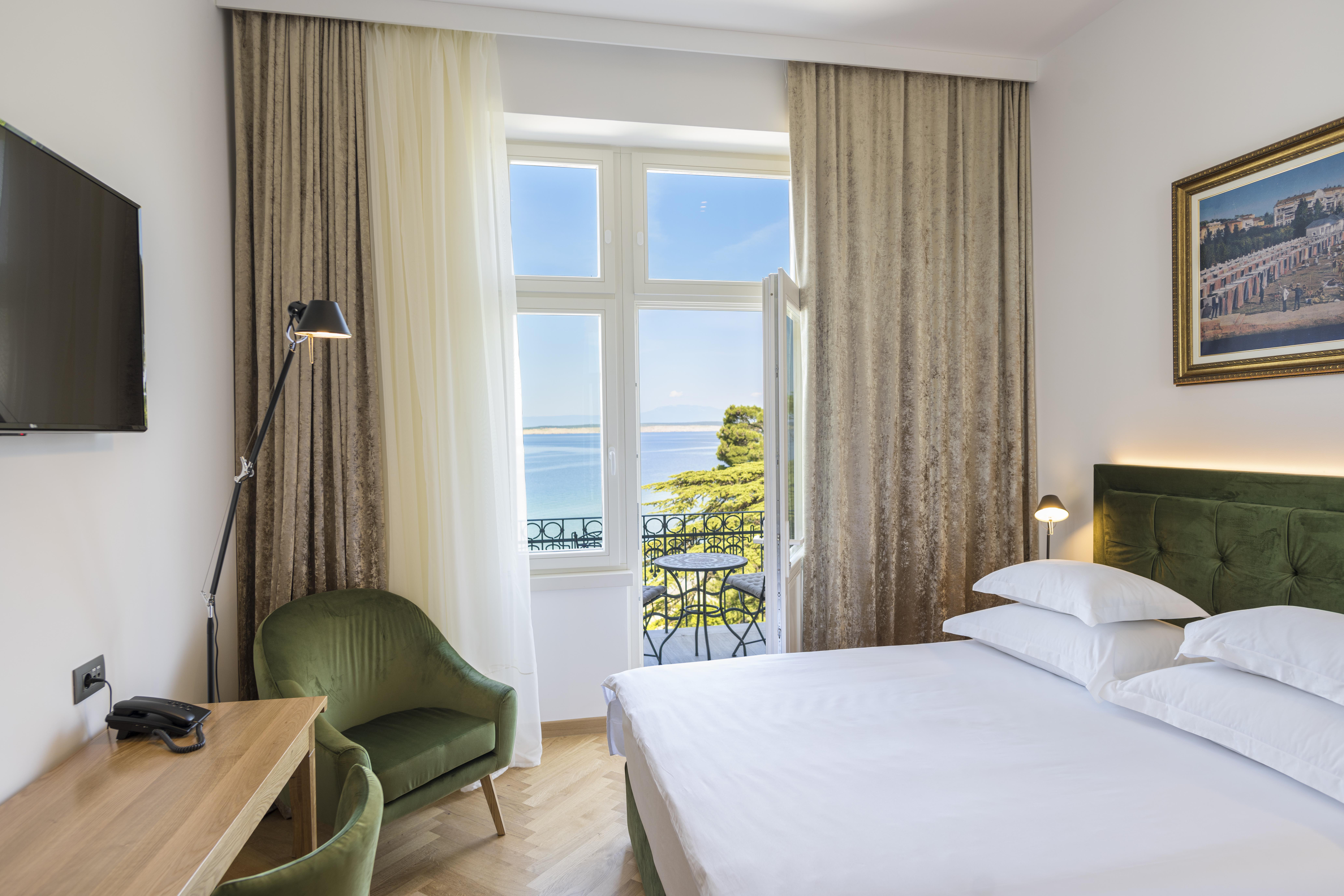 Hotel Miramare Crikvenica Luaran gambar A room at the hotel