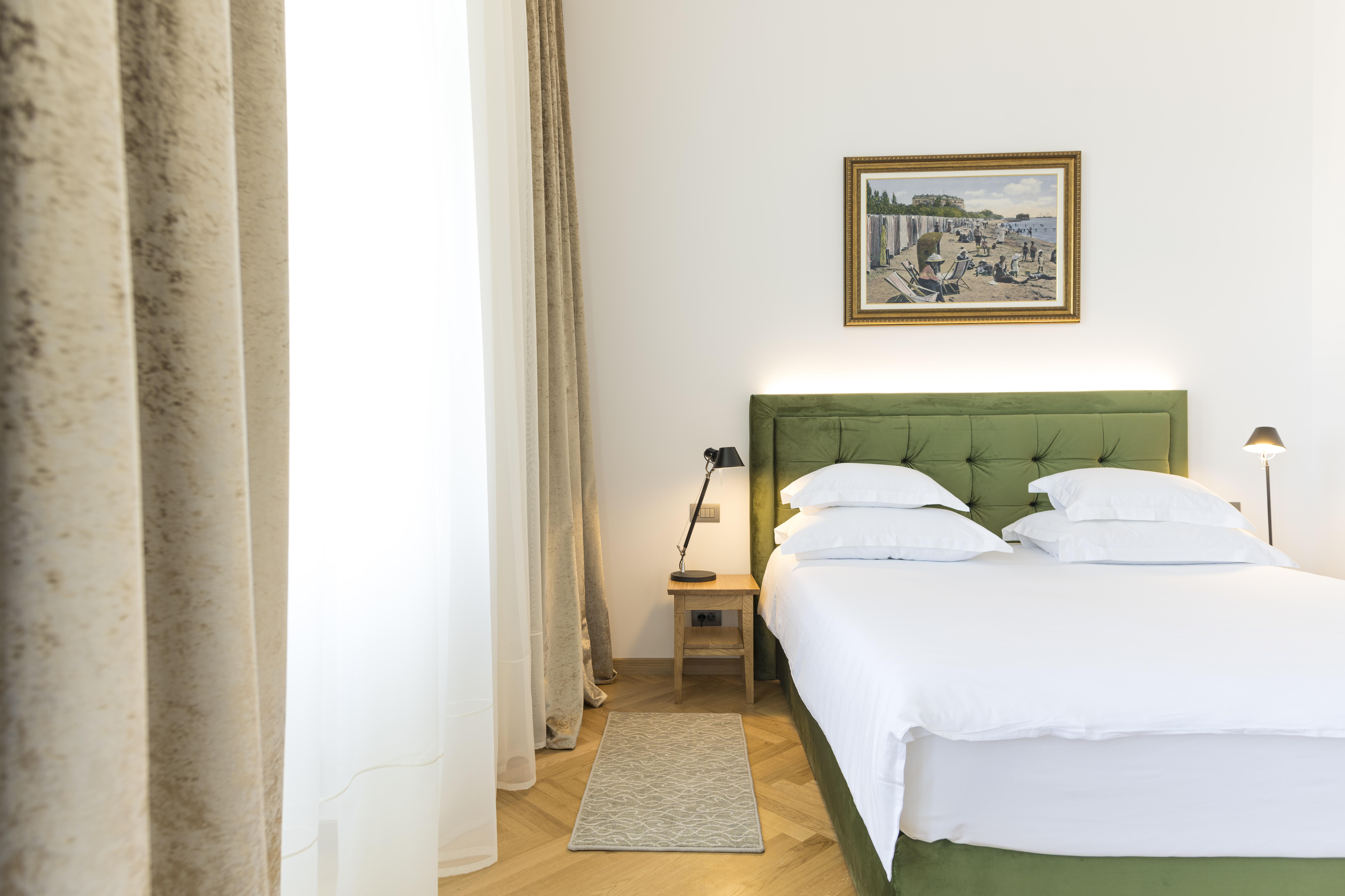 Hotel Miramare Crikvenica Luaran gambar A room at the hotel