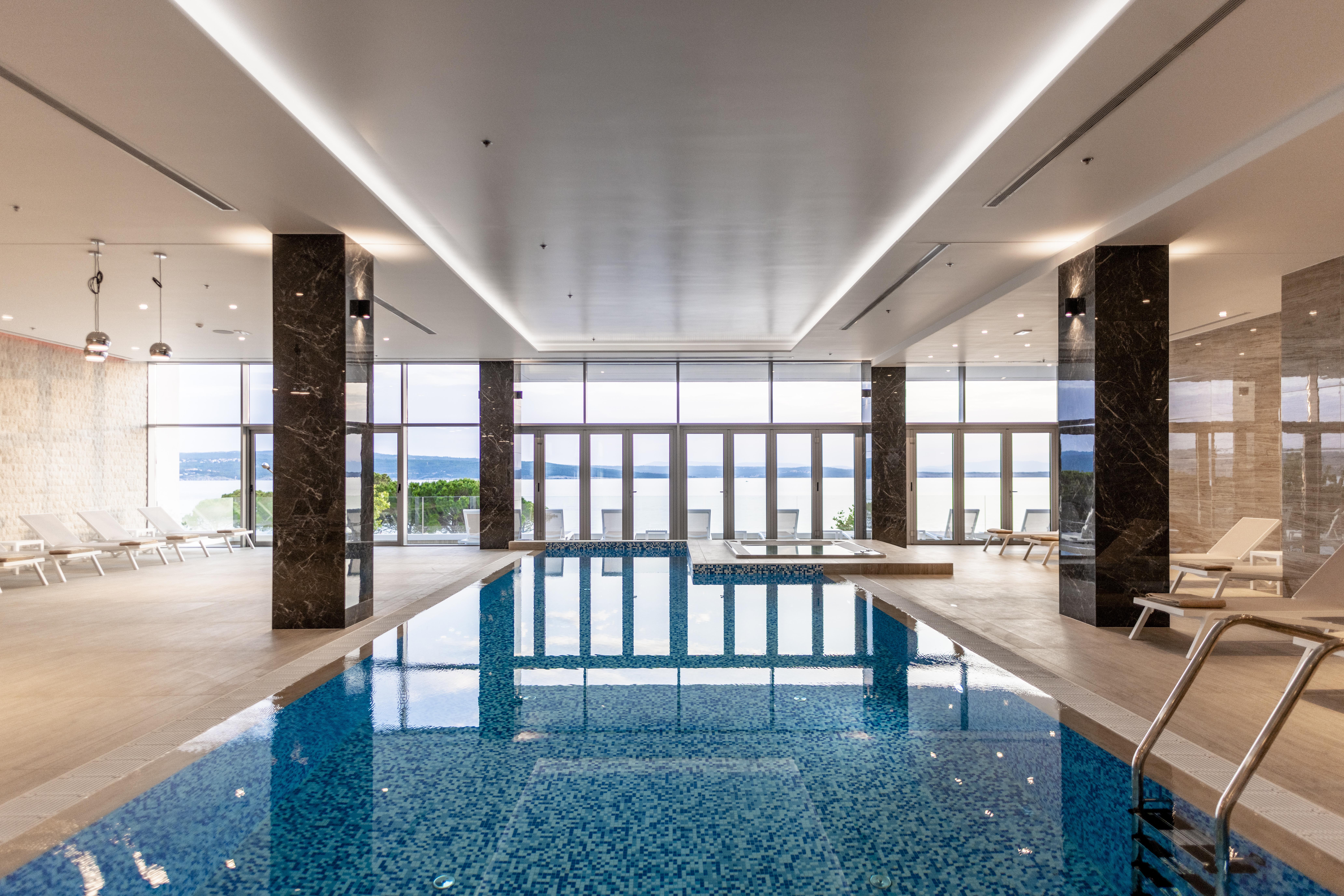 Hotel Miramare Crikvenica Luaran gambar The swimming pool at the hotel