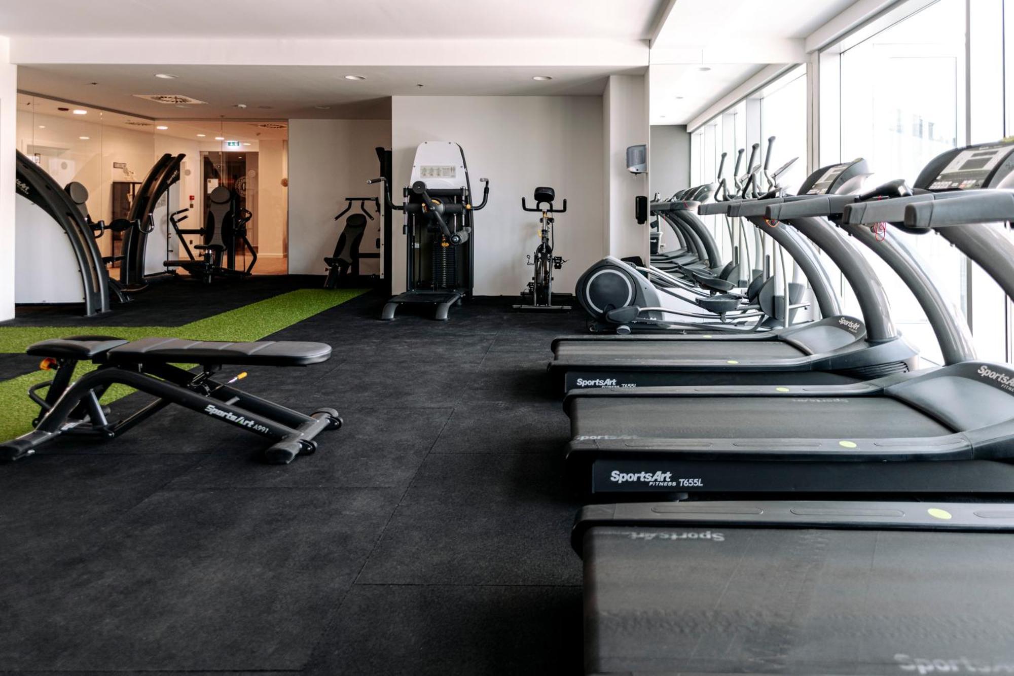 Hotel Miramare Crikvenica Luaran gambar The gym at the 1000 Museum