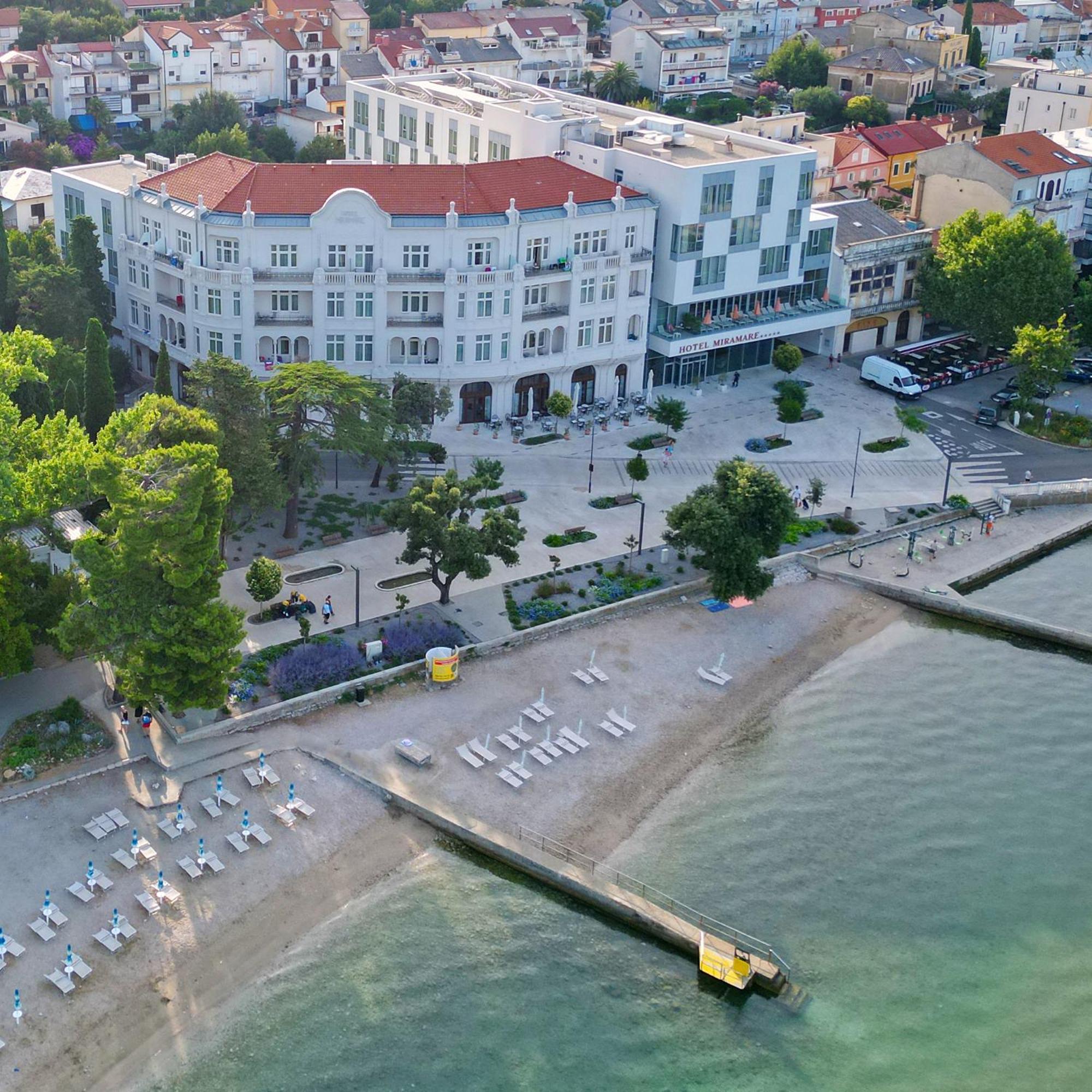 Hotel Miramare Crikvenica Luaran gambar Aerial view of the hotel